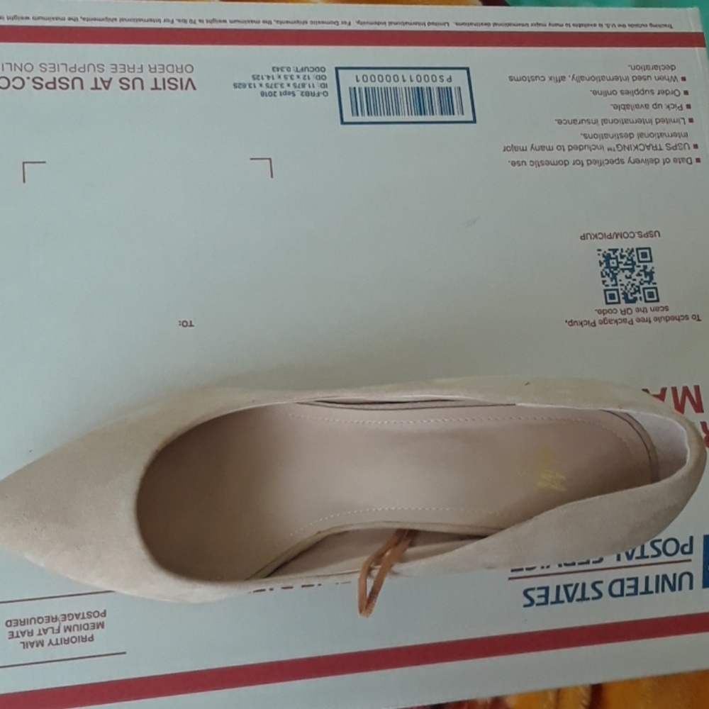 Heels - Picture 2 of 4